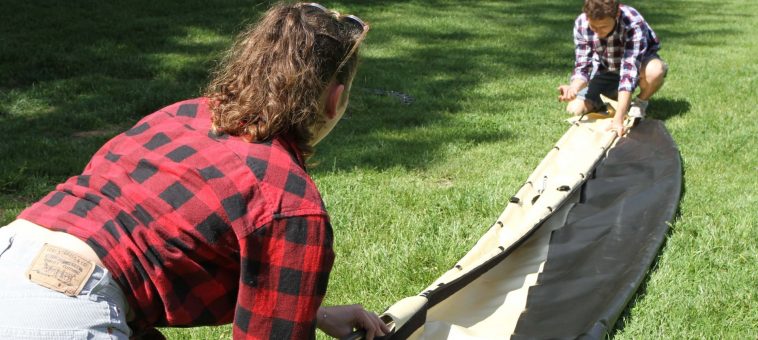 Montage canoë Umiak 475